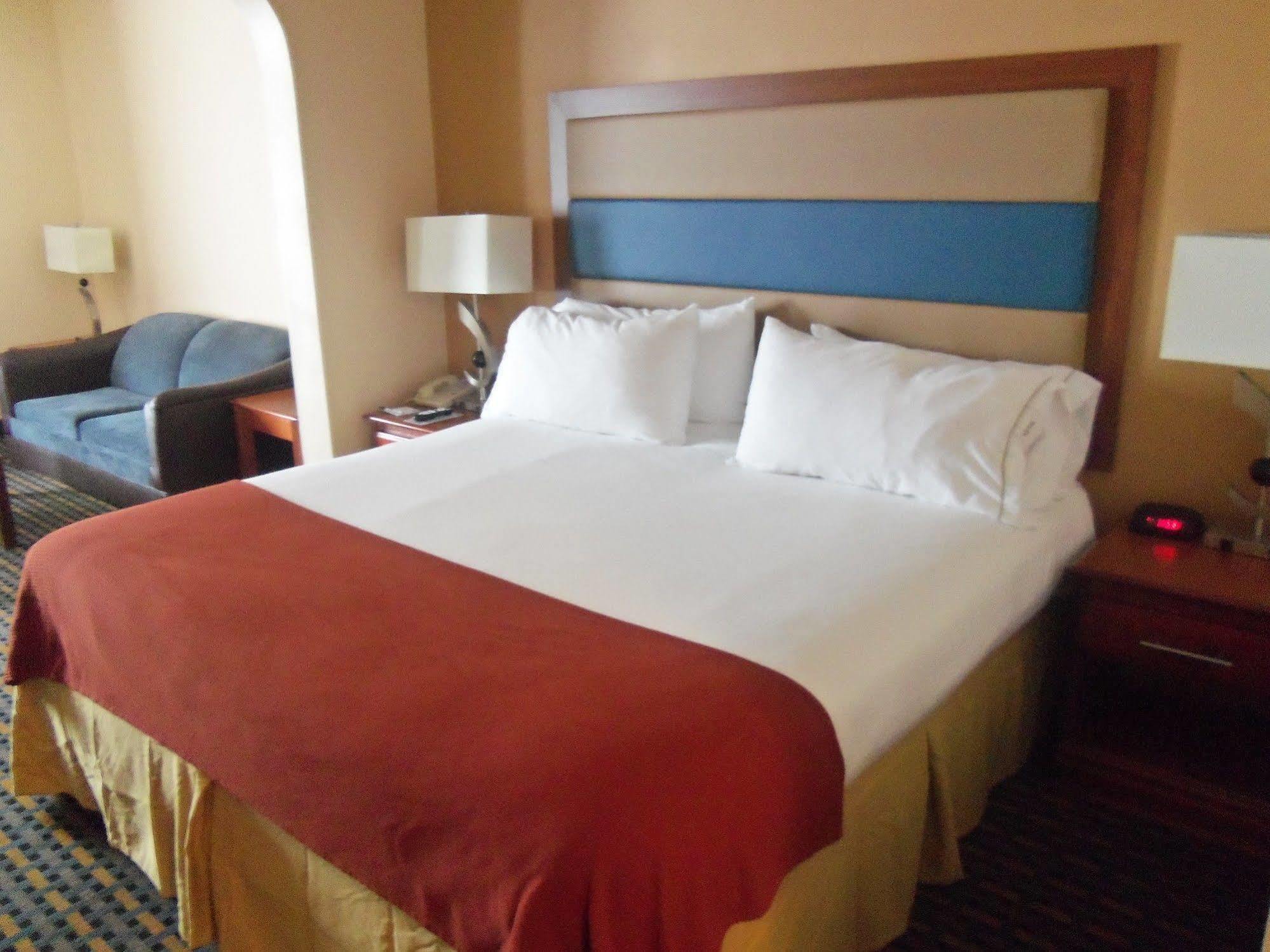 Holiday Inn Express Hotel & Suites Sanford By Ihg Luaran gambar