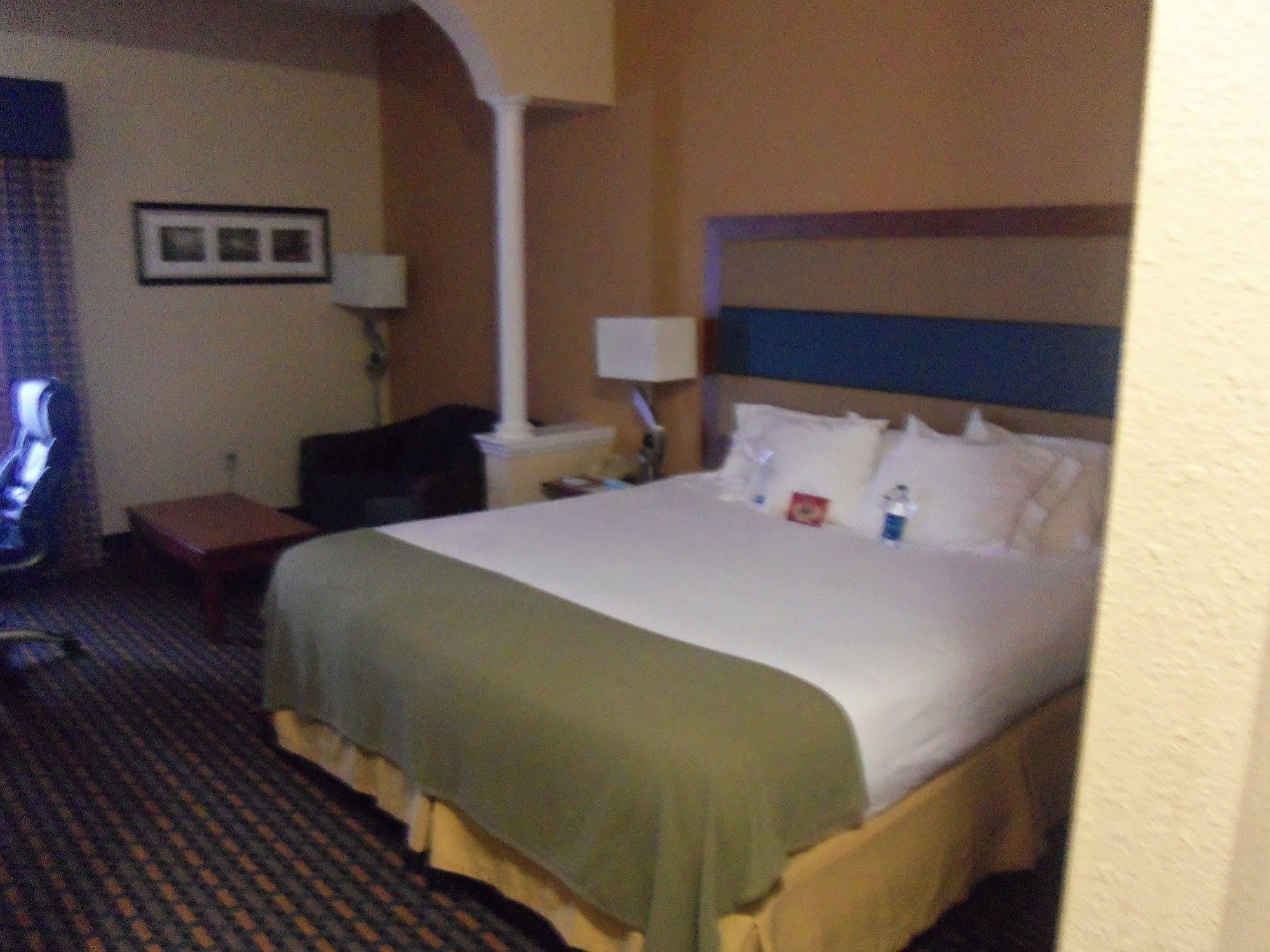 Holiday Inn Express Hotel & Suites Sanford By Ihg Luaran gambar